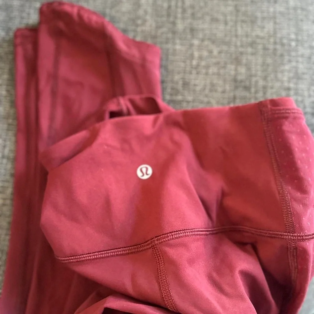 Lululemon red cropped leggings - Picture 5 of 6